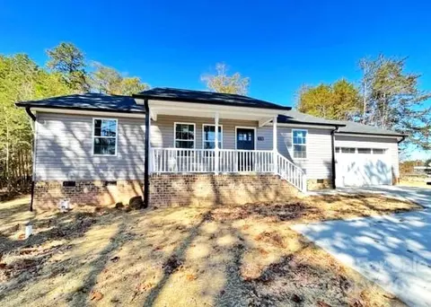 3330 Gaston Hillside Dr, Lincolnton, NC 28092