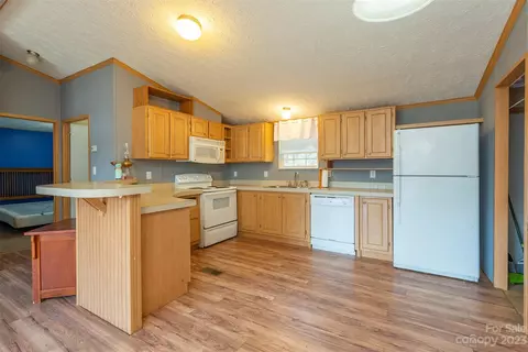 283 Durham Rd, Clyde, NC 28721 photo 10
