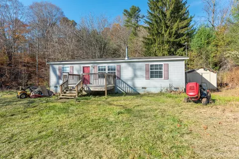 283 Durham Rd, Clyde, NC 28721 photo 2
