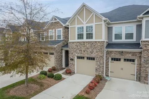 9253 Glenburn Ln, Charlotte, NC 28278