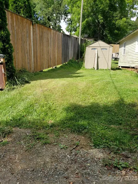 70 Hampton Rd, Brevard, NC 28712 photo 4