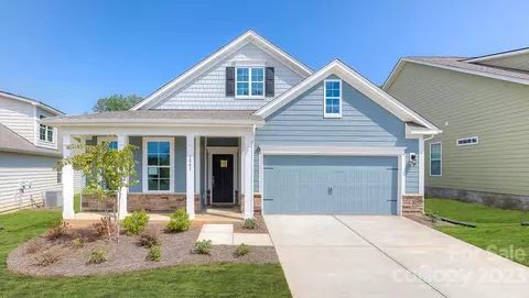 338 Fox Cove Rd, Hendersonville, NC 28792