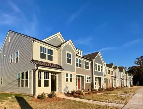 1029 S Point 8 Rd #8, Belmont, NC 28012