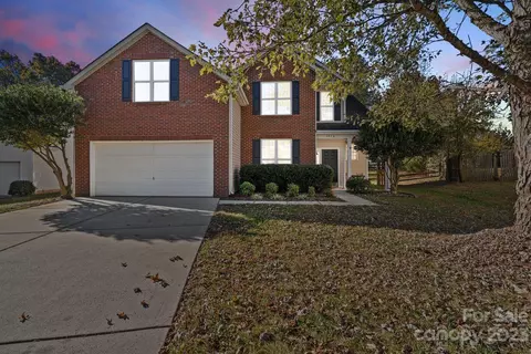 3910 Luthers Rock Ct, Charlotte, NC 28270