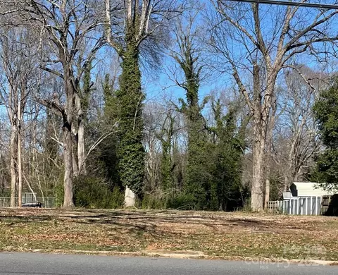 356 Main St, Mcadenville, NC 28101