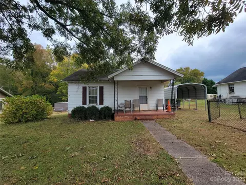 22 Stowe St, Lowell, NC 28098