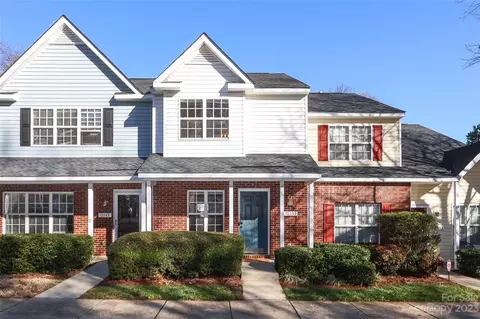 10151 Forest Landing Dr, Charlotte, NC 28213