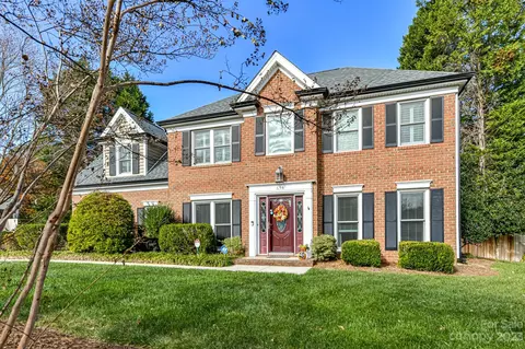 656 Franklin Grove Dr, Mooresville, NC 28115