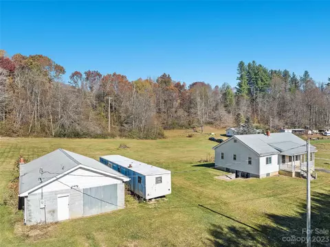 706 Grindstone Rd, Waynesville, NC 28785
