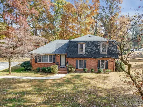 1002 Pierce Ave, Mount Holly, NC 28120