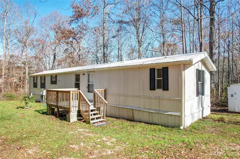 86 Laurel Woods Rd, Hendersonville, NC 28739
