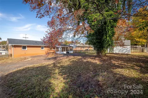 414 E Concord St, Morganton, NC 28655 photo 4