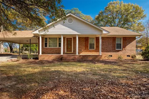 5776 Willowbrook St, Fort Lawn, SC 29714