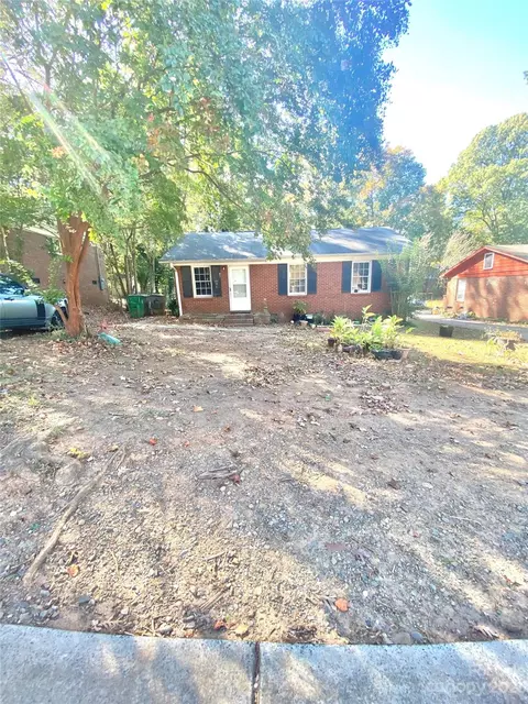 801 Craighead Rd, Charlotte, NC 28206