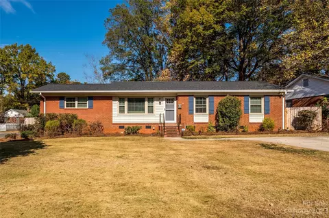 2901 Enfield Rd, Charlotte, NC 28205