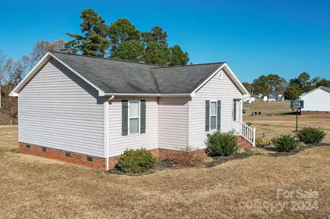 368 Cooper Rd, Vale, NC 28168