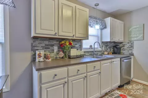 Kitchen - 368 Cooper Rd, Vale, NC 28168 photo 4 of 6