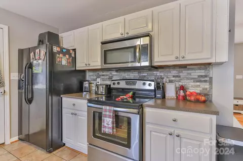 Kitchen - 368 Cooper Rd, Vale, NC 28168 photo 3 of 6