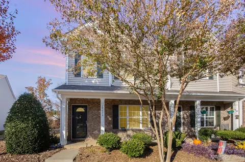 10616 Stoneacre Ct, Pineville, NC 28134