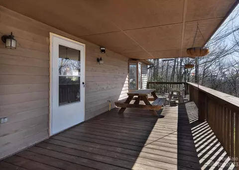 82 Buck Ridge Rd, Fairview, NC 28730