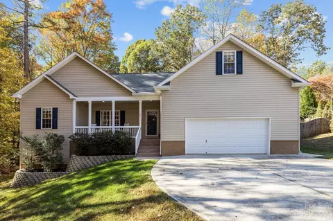 101 Holmfield Rd, Troutman, NC 28166