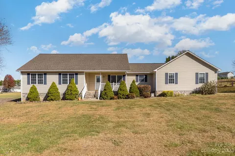 2796 River Meadows Ct, Lincolnton, NC 28092