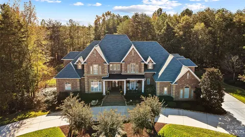 1203 Silver Arrow Ct, Fort Mill, SC 29715