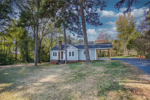 40481 Us 52 N Hwy N, New London, NC 28127
