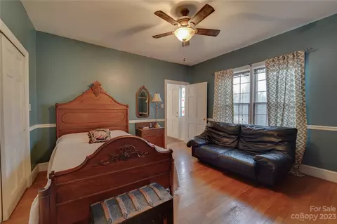 221 Spring St, Canton, NC 28716 photo 10