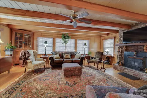 221 Spring St, Canton, NC 28716 photo 4