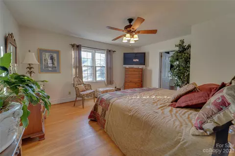 221 Spring St, Canton, NC 28716 photo 12