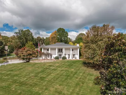 409 Rickel Dr, Hendersonville, NC 28739