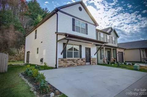 27 Greenly Ln, Fletcher, NC 28732