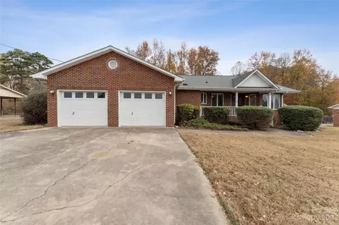 1832 Falconhurst Dr, Charlotte, NC 28216