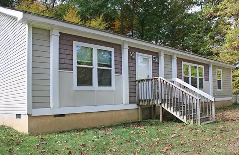 205 Leatherwood Cove Rd, Waynesville, NC 28785