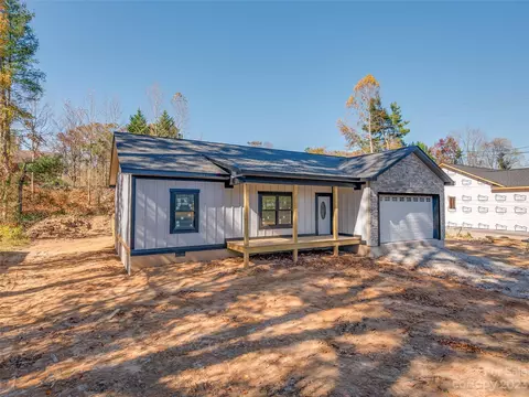 2203 N Stoney View Ct, Hendersonville, NC 28792