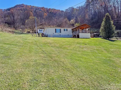119 Belair Dr, Waynesville, NC 28785