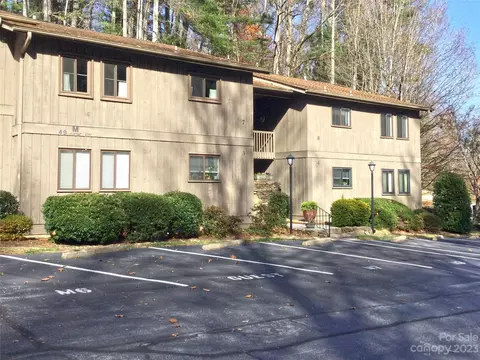 49 Lake M-3 Dr #M-3, Laurel Park, NC 28739