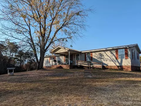 35 Aden Green Rd, Mill Spring, NC 28756 photo 3