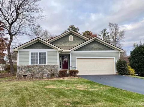 15 E Fairway View Ct, Etowah, NC 28729