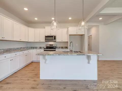 Kitchen - 11243 Island View Ln, Lancaster, SC 29720 photo 2 of 3