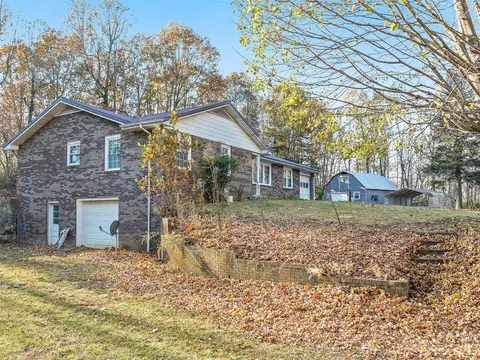 824 Mountain Valley Cemetery Rd, Zirconia, NC 28790