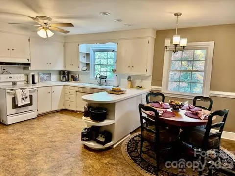 402 County Home Rd, Conover, NC 28613 photo 10