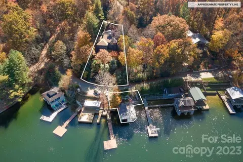 1159 S Lake Summit Rd, Saluda, NC 28773