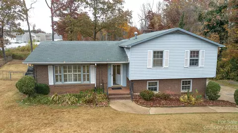 6715 Elmwood Cir, Charlotte, NC 28214