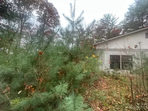 1334 Golden Rd, Lake Toxaway, NC 28747