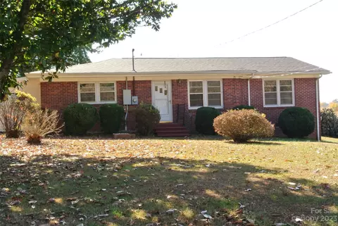 220 E Court St, Rutherfordton, NC 28139