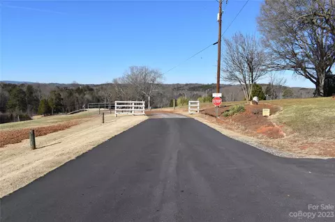 2575 Mountain View Rd, Hickory, NC 28602 photo 8