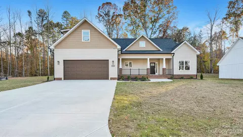 5013 Oconee Dr, Stanley, NC 28164 photo 2