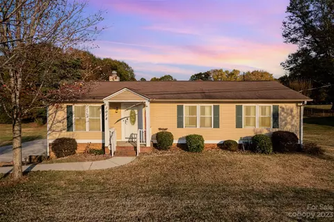 1018 Kannapolis Pkwy, Concord, NC 28027
